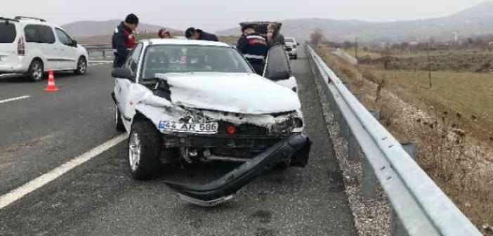 Elazığ’da trafik kazası: 4’ü çocuk 7 yaralı