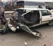 Bursa’da feci kaza: Otomobil ikiye bölündü, 3 kişi yaralandı