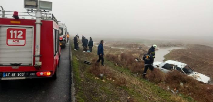 Yoldan çıkan otomobil su kanalına girdi, 3 yaralı