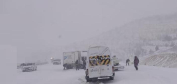 Mardin-Midyat Karayolu araç trafiğine kapandı