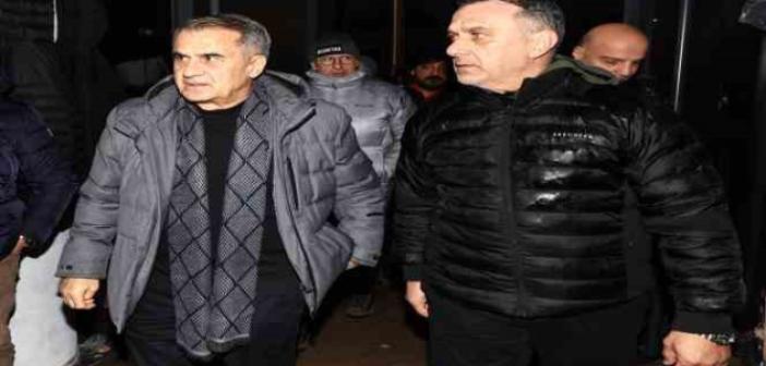 Şenol Güneş, gönüllülerle bir araya geldi