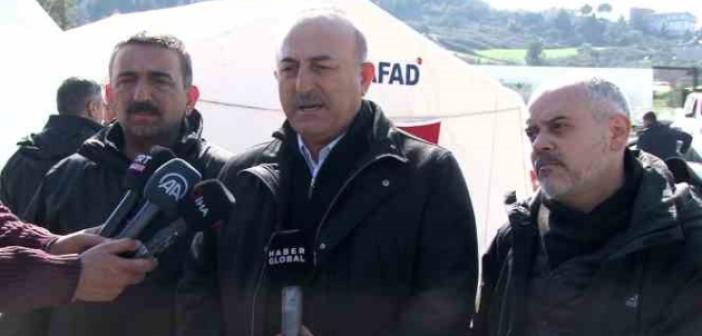 Bakan Çavuşoğlu, mevkidaşı Dendias ile birlikte Hatay’da incelemelerde bulundu