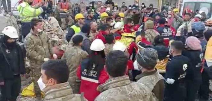 28’inci Mekanize Piyade Tümen Komutanlığı Hatay’da bir genci sağ olarak kurtardı