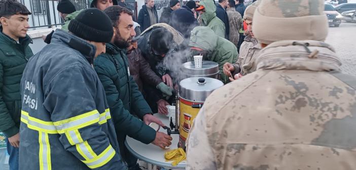 Depremzedelerin içini ısıtmak için seferber oldu!