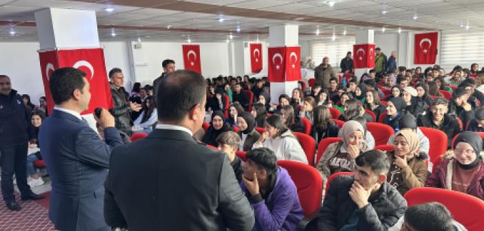 Belediyeden Sınav Öğrencilerine Kitap Desteği