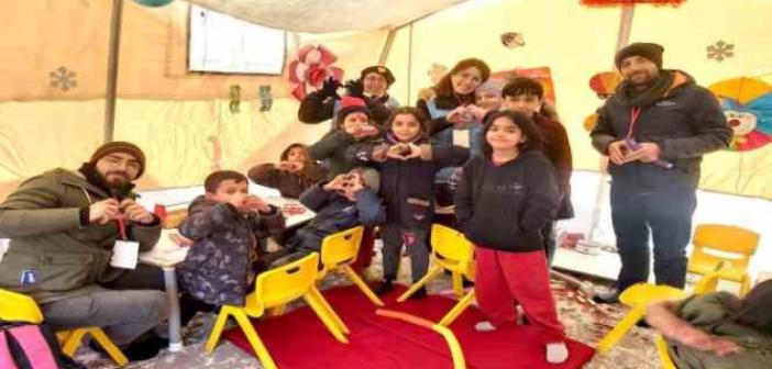Rehber öğretmenlerden depremzedelere psikososyal destek