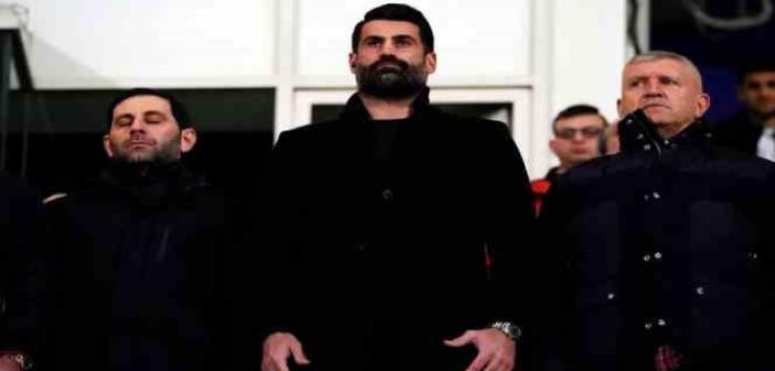 Volkan Demirel, Kasımpaşa-Antalyaspor maçını tribünden izledi