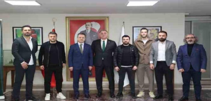 Giresunspor yönetiminden Vali Ünlü’ye ve Başkan Şenlikoğlu’na ziyaret