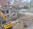 Nazilli’de metruk binaların yıkımı devam ediyor