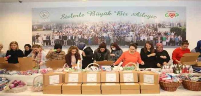 Gaziosmanpaşa Belediyesi depremzede kadınlara 8 Mart’ta hijyen seti ulaştırdı