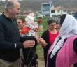 Kuyucak’ta Dünya Kadınlar Günü karanfillerle kutlandı