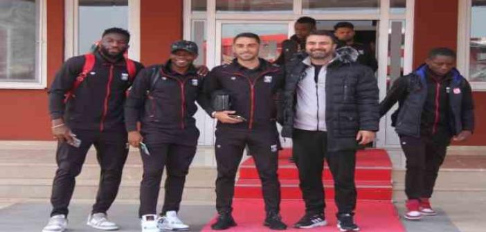 Sivasspor, Fiorentina maçı için İtalya’ya gitti