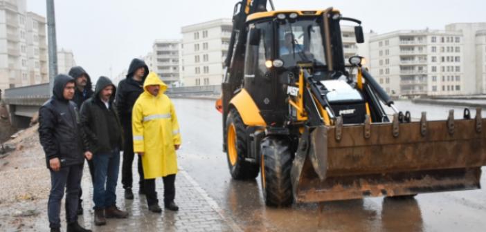 Kaymakam, yağış sonrası çalışmaları sahada koordine etti