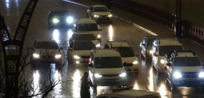 Mardin'de sağanak yağışla gün geceye döndü