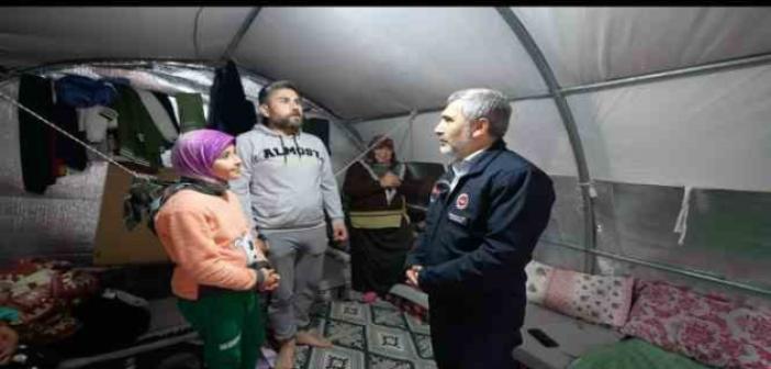 Müftülük personeli depremzedeleri yalnız bırakmıyor