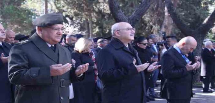 Çanakkale şehitleri İzmir’de törenle anıldı