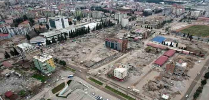 Kahramanmaraş’ta enkaz kaldırma çalışmaları sürüyor