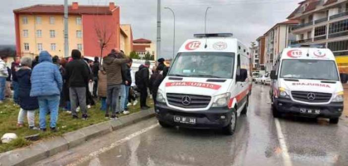 Kütahya’da işçi servisi ile münibüs çarpıştı: 7 yaralı