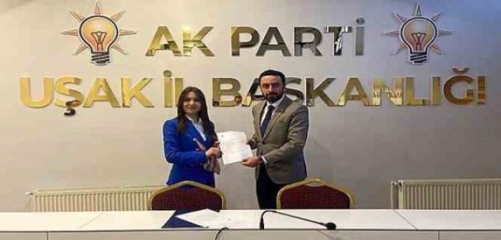 Genç Melisa milletvekili aday adaylığı müracaatını yaptı