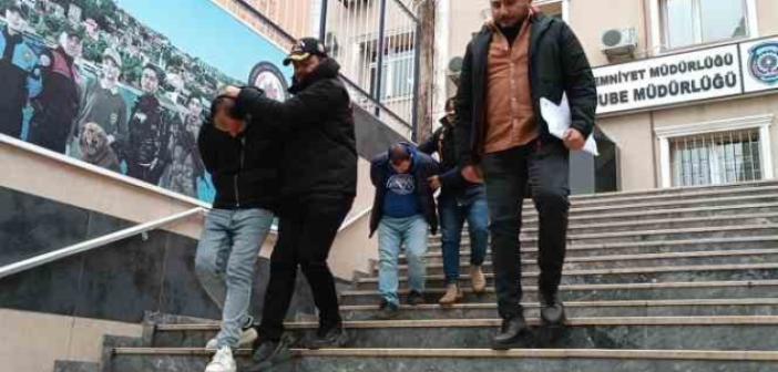 Kadıköy’de 88 yaşındaki vatandaşı arayıp 500 bin TL dolandıran iki şüpheli yakalandı