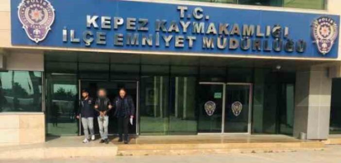 Antalya’da gasptan 37 yıl kesinleşmiş hapis suçuyla aranan firari yakalandı