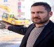 Depremde enkazda kalan 1 milyon liralık yem ve gıdasını kurtarmaya çalışıyor