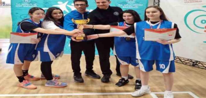 SANKO basketbol takımı namağlup şampiyon oldu