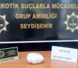 Yastık içerisine gizlenmiş 1 kilo sentetik uyuşturucuyla yakalanan şahıs tutuklandı
