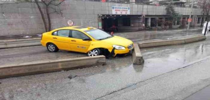 Ankara’da yağmur yağışı hayatı olumsuz etkiledi