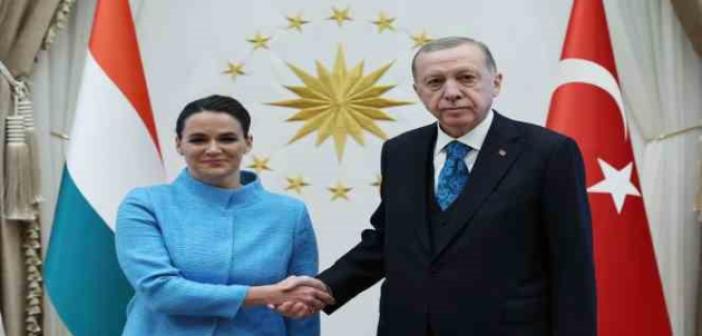Cumhurbaşkanı Erdoğan, Macaristan Cumhurbaşkanı Novak’ı resmi törenle karşıladı
