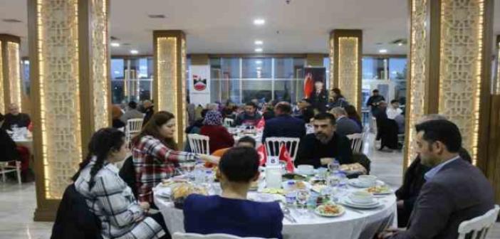 Diyarbakır’da şehit ve gazi ailelerine iftar verildi