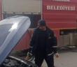 Seyir halindeki otomobilde çıkan yangını itfaiye ekipleri söndürdü