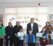 Domaniç’te en çok kitap okuyan öğrenciler ödüllendirildi