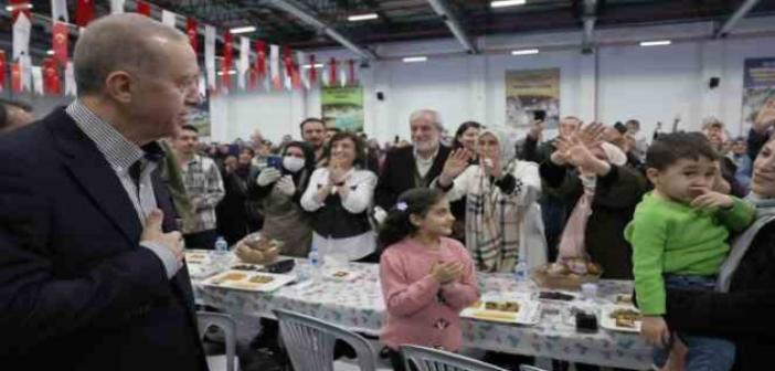 Cumhurbaşkanı Erdoğan Elazığ’da depremzedelerle iftarda buluştu