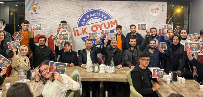 AK Parti Mardin İl Başkanı Vahap Alma gençlerle bir araya geldi