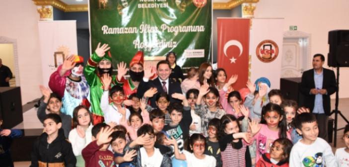 Sıra dışı iftarda çocuklar doyasıya eğlendi