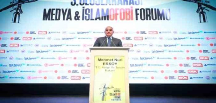 Bakan Ersoy: 'Kimsenin inancımıza hakaret etmesine izin vermeyiz'