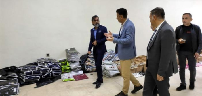 Hayırsever Doğan ailesinden öğrencilere giyim yardımı