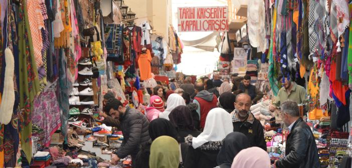 Tarihi çarşılarda bayram hareketliliği