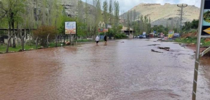 Aşırı yağış sonrası Nusaybin - Midyat Karayolu ulaşıma kapatıldı