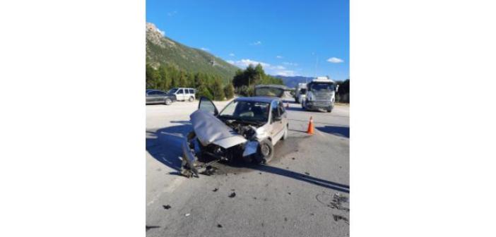 Burdur’da trafik kazası: 6’sı çocuk 13 yaralı