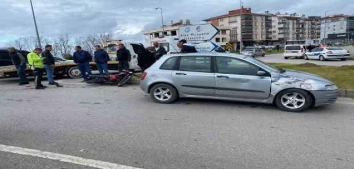 Sinop’ta otomobille çarpışan motosiklet sürücüsü yaralandı