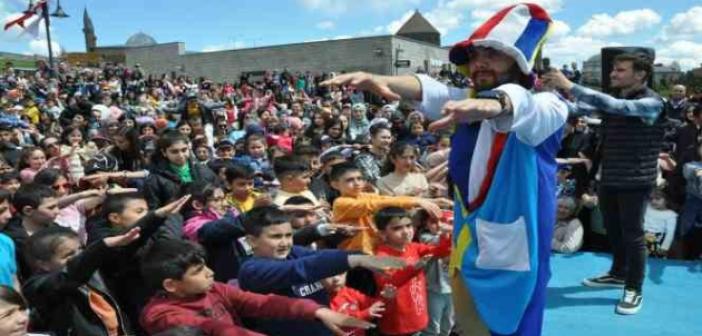 Kars’ta Çocuk Şenliği düzenlendi