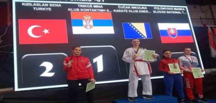 Milli karateci Sena Kızılaslan, Sırbistan’dan gümüş madalya ile Diyarbakır’a döndü