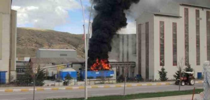 Çankırı’da korkutan fabrika yangını: Siyah dumanlar gökyüzünü kapladı