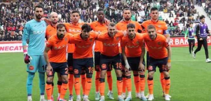 Spor Toto Süper Lig: Giresunspor: 0 - Başakşehir: 4 (İlk yarı)