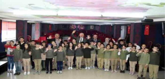 Isparta Belediye başkanı Başdeğirmen’den öğrencilere "Yerel Yönetimler" dersi