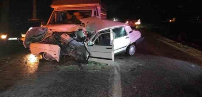 Tokat’ta otomobille kamyonet çarpıştı: 2 yaralı