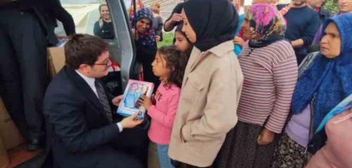 Tunceli’de vatandaşlardan, depremzede çocuklar için düzenlenen oyuncak kampanyasına destek