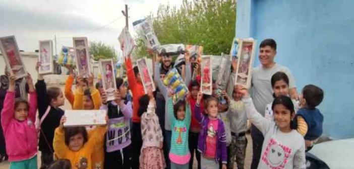 Depremden etkilenen çocuklara oyuncak dağıtıldı